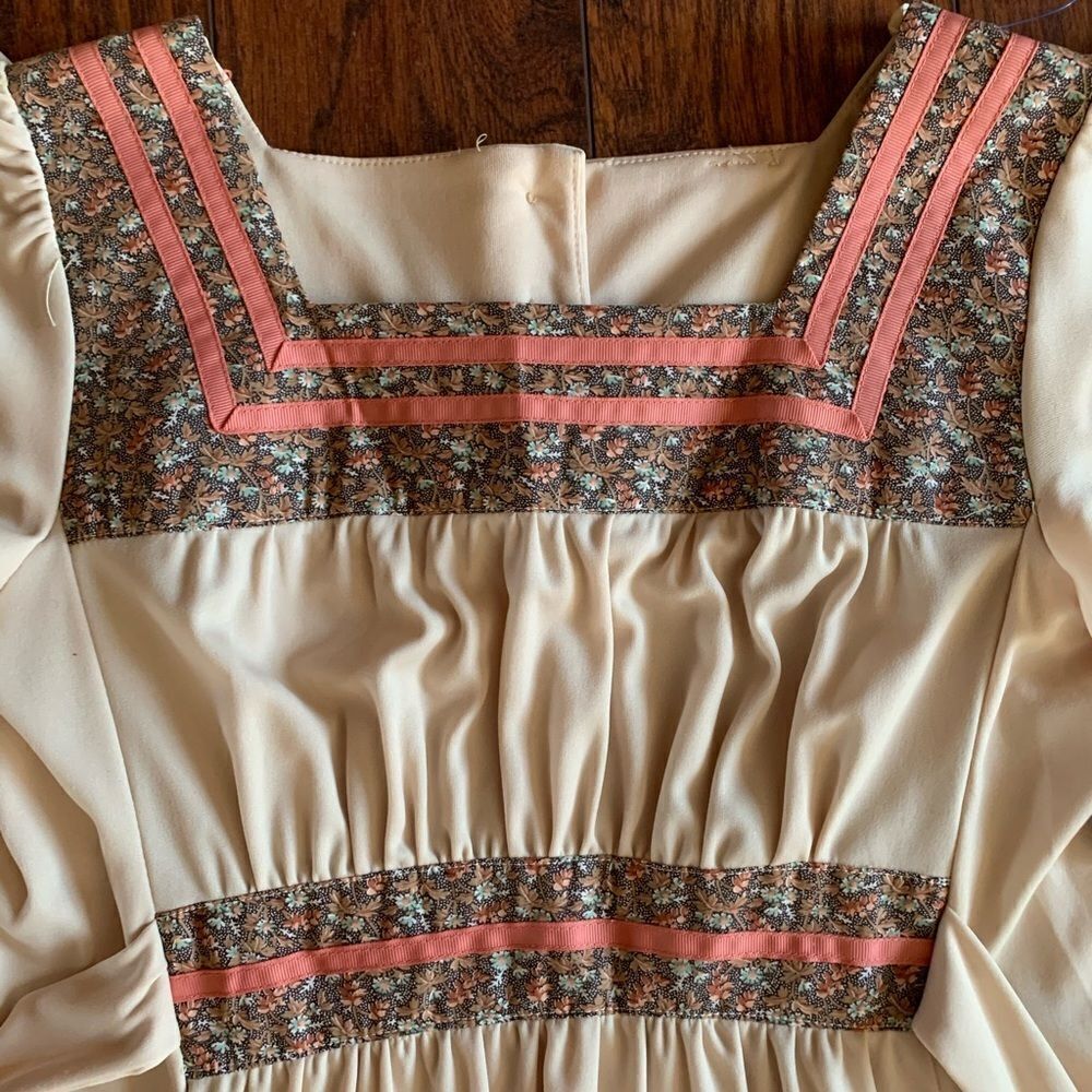 NWT Vintage maxi flutter sleeve dress. Size 4 - Picture 2 of 3